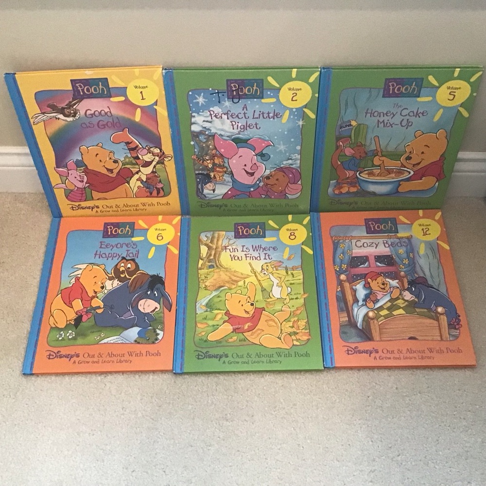 6 Volumes Out & About With Pooh-A Grow and Learn Library